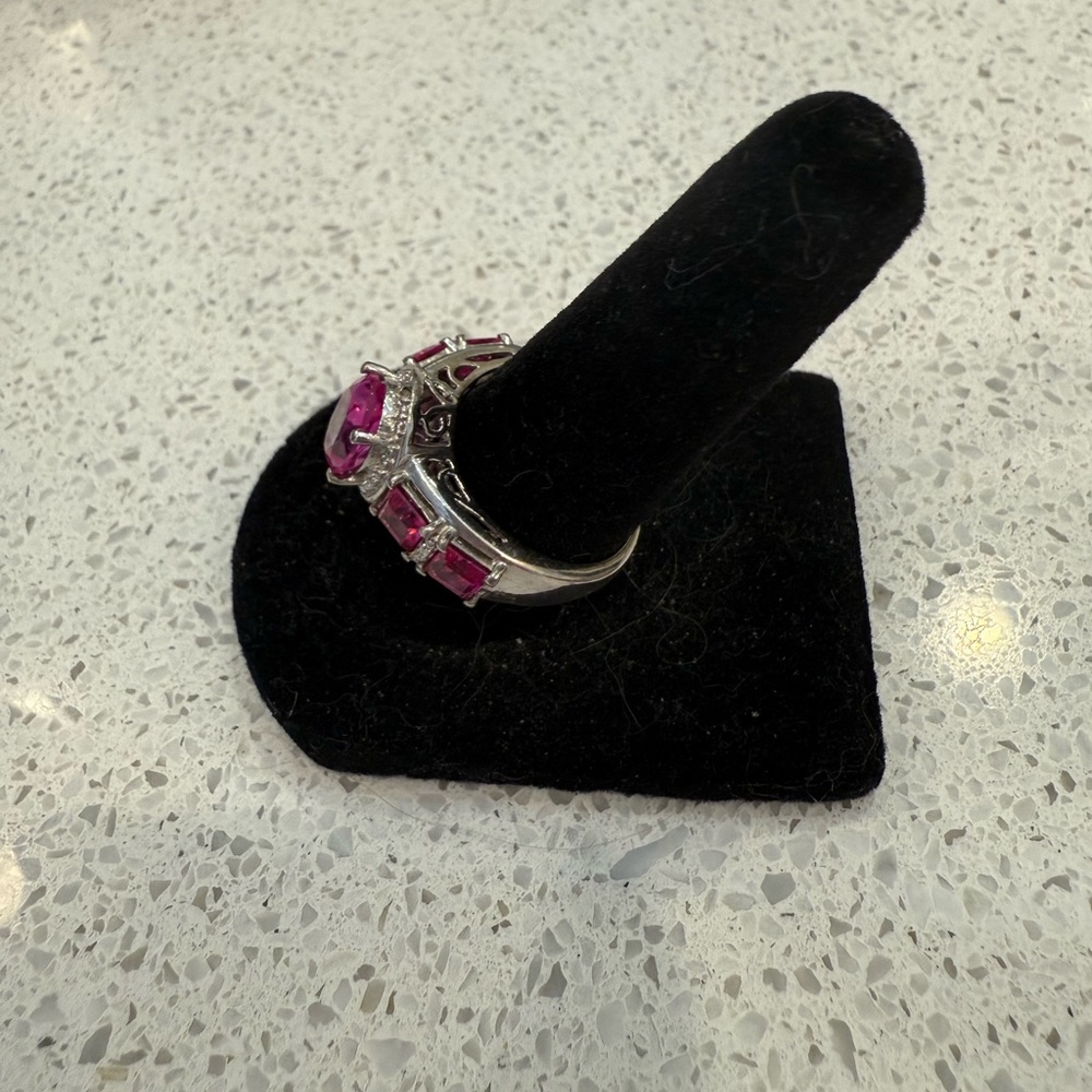 Pink Sapphire Ring - Picture 2 of 4